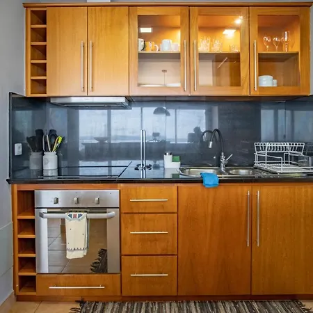 Front In 9 Paul do Mar (Madeira)