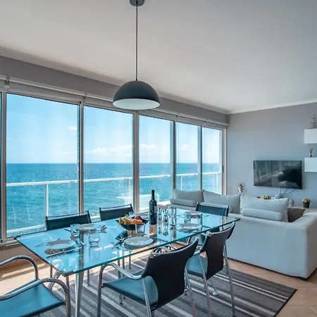 Front In 9 * Paul do Mar (Madeira)