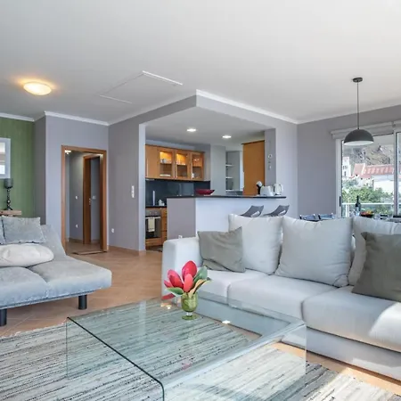 Apartment Front In 9 Paul do Mar (Madeira)