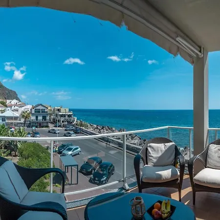 Front In 9 Lägenhet