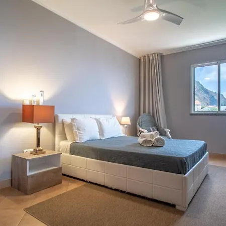 Apartment Front In 9 *