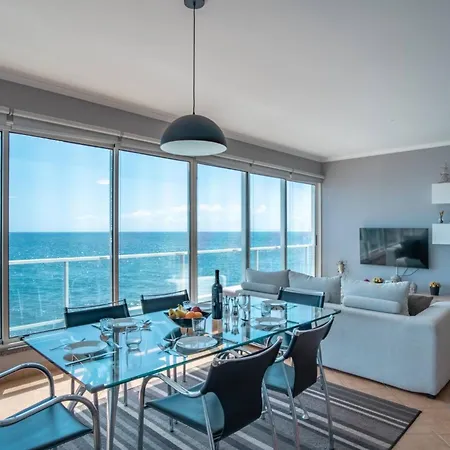 Apartment Front In 9