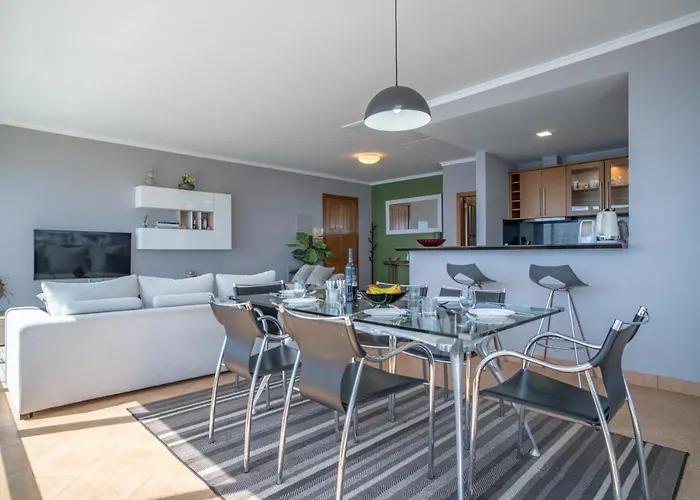 Front In 9 Apartmán *